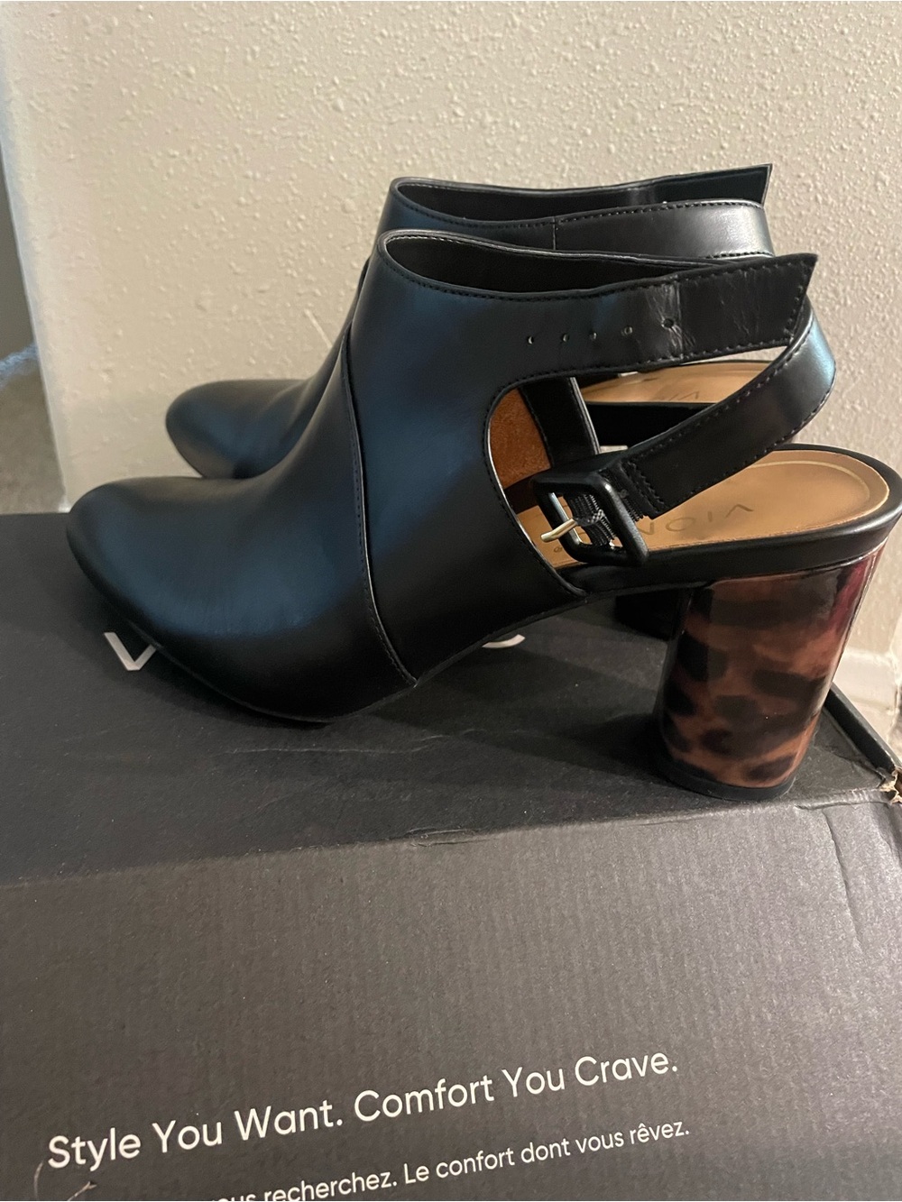 Vionic Roseville Leather Heels